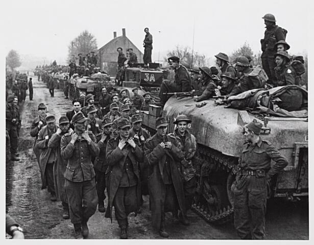013233 - Tweede Wereldoorlog. Bevrijding. Krijgsgevangen Duitse - Hoeveel Soldaten Had Duitsland In De Tweede Wereldoorlog