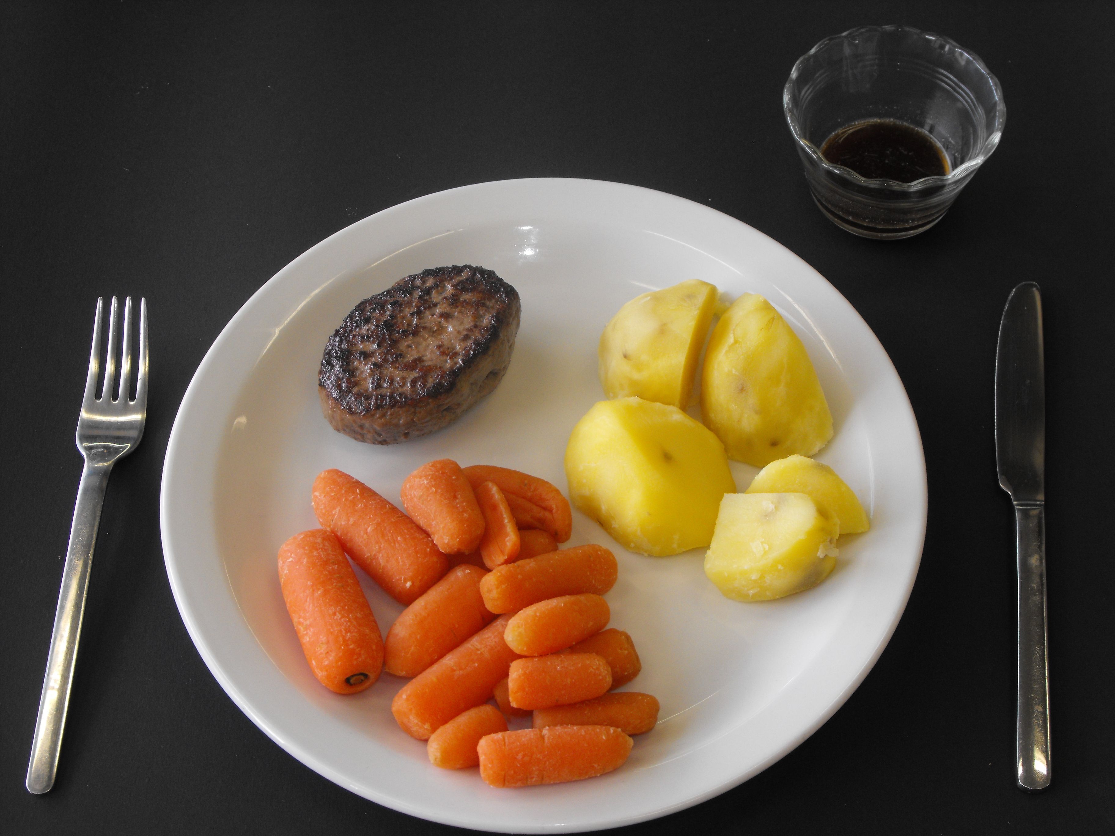 100 gram tartaar - 200 gram aardappelen - 200 gram groente - jus: 2 - Hoeveel Gram Is 2 Eetlepels