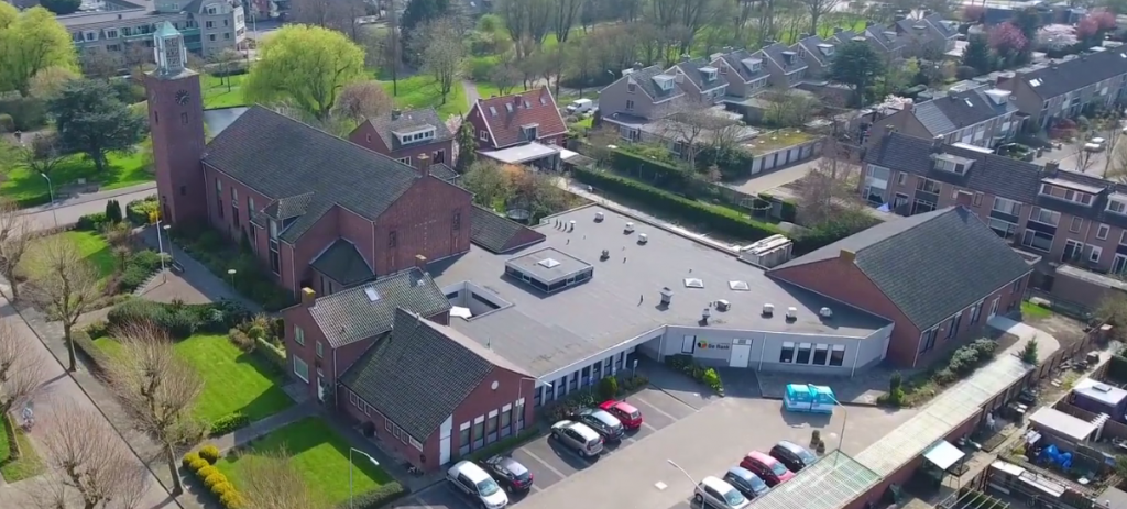 180 Zonnepanelen op kerk ‘De Rank’ Nieuw-Vennep | Website gewijd aan de - De Rank Nieuw Vennep