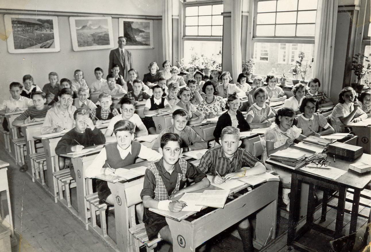 1951 | Klaslokaal Abraham Van Riebeeckschool. | Jeugdherinneringen - Onderwijs Van Vroeger En Nu