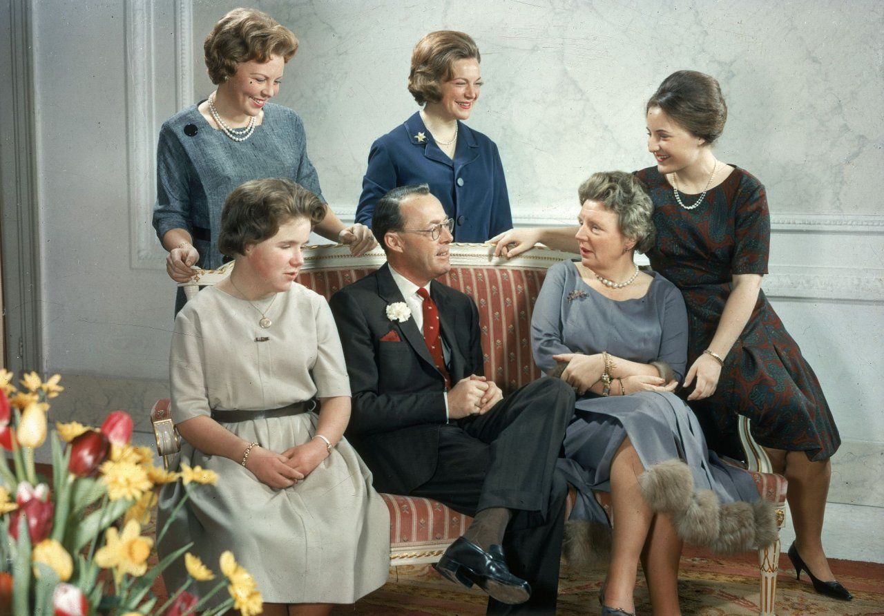 Wat Is De Echte Achternaam Van Koningin Beatrix