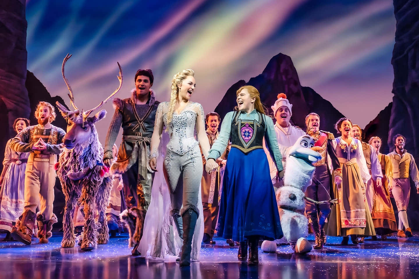 [200+] Frozen Pictures | Wallpapers.com - Wie Speelt Elsa In De Musical