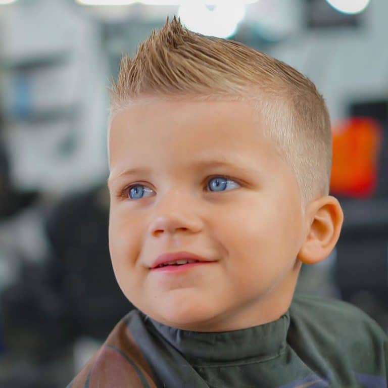 30 cortes de pelo para niños para 2024 (cool + elegante) - Boy With The Striped Pyjama
