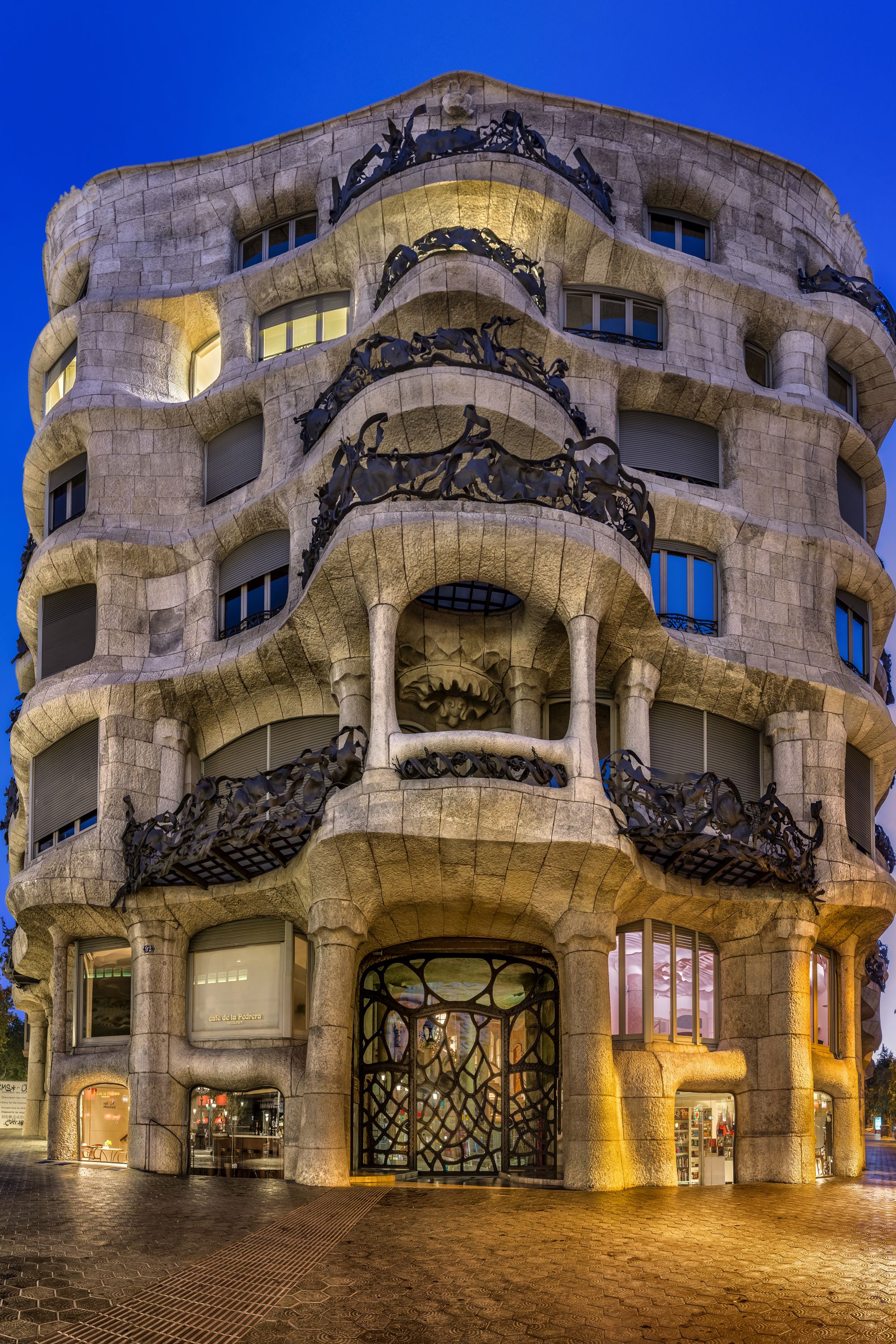 8 Gaudí Masterpieces That Prove Barcelona is Europe's Most - Wat Was Het Vak Van De Spaanse Kunstenaar Gaudi