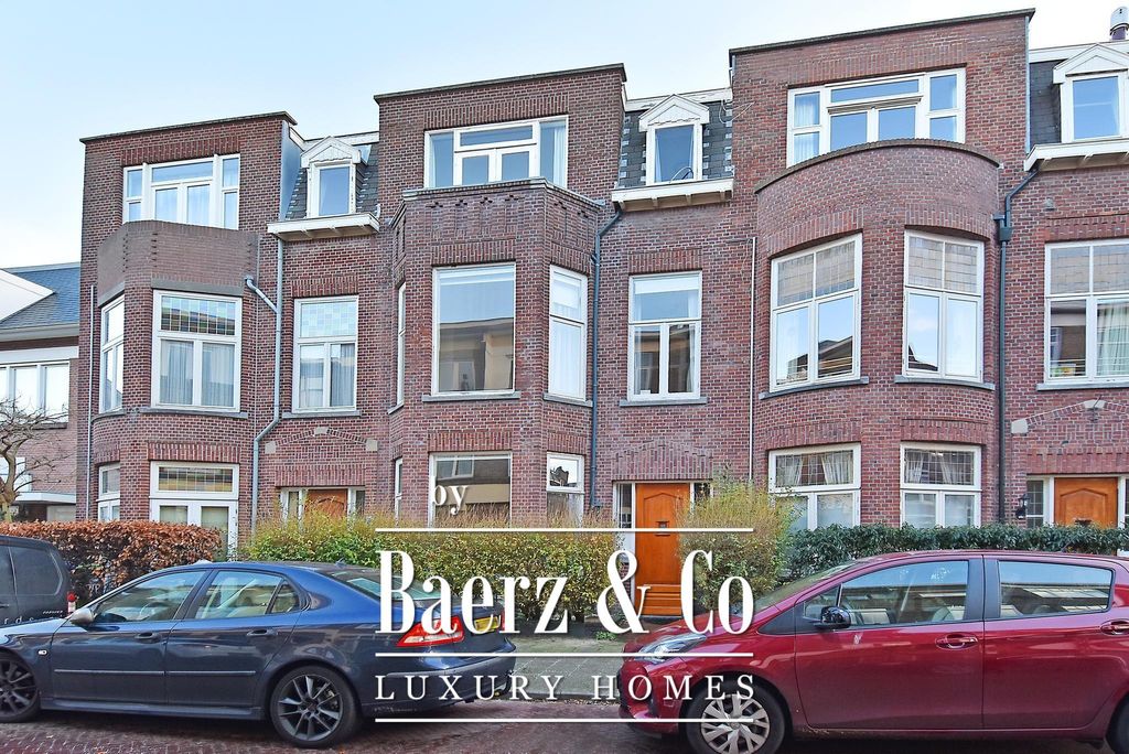 8 room luxury mansion for sale in Frankenstraat, The Hague, Gemeente - 2e Messstraat 108 Den Haag