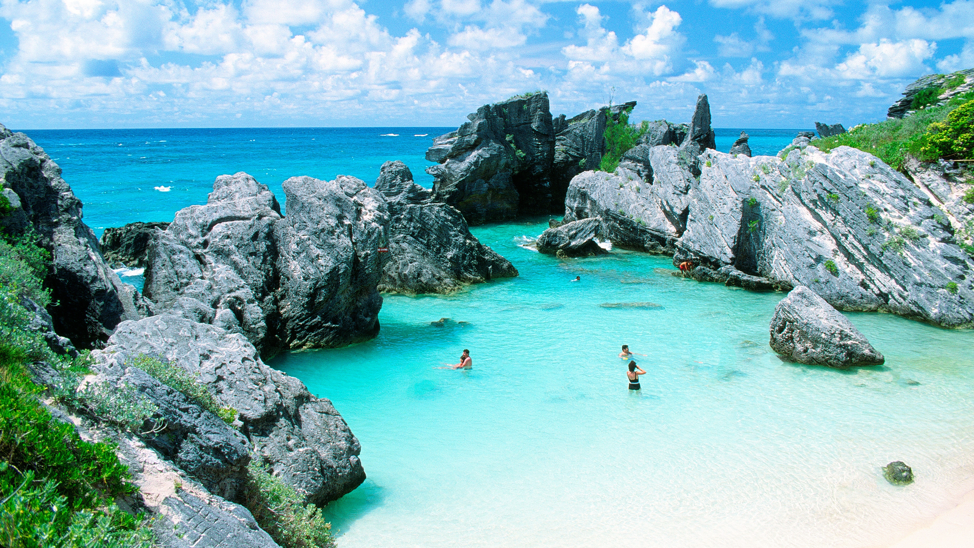 A Short Travel Guide to Bermuda, Which Is Weird, Beautiful, and Filled - Bermuda Triangle Bermuda Triangle Bermuda Triangle
