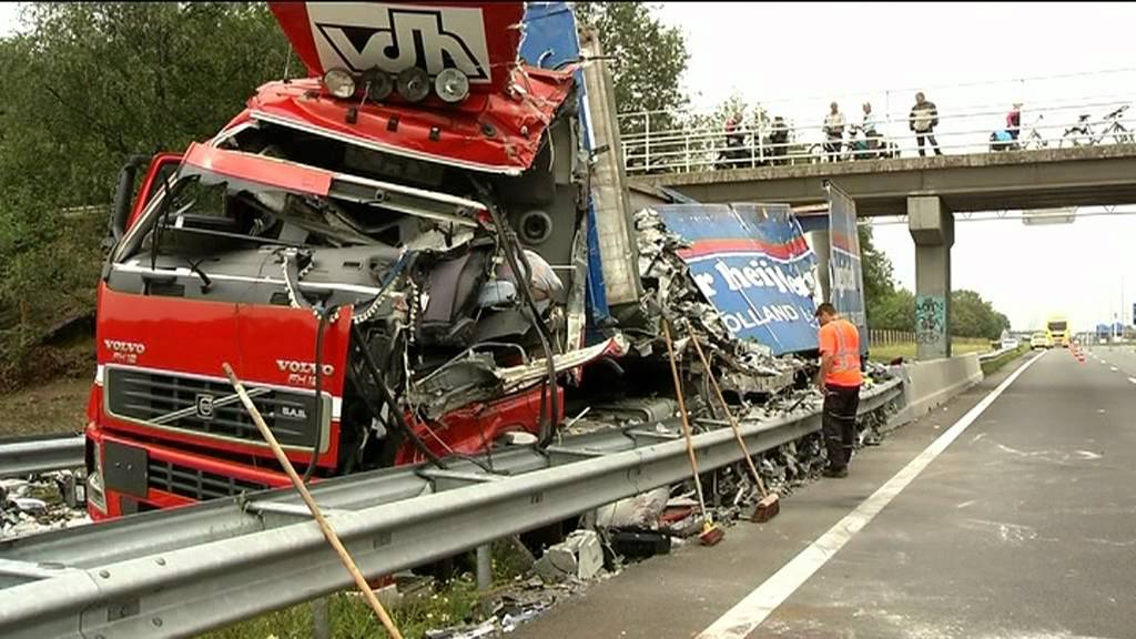 A2 dicht door ongeval - YouTube - Wat Is Er Gebeurt Op De A2 Vandaag