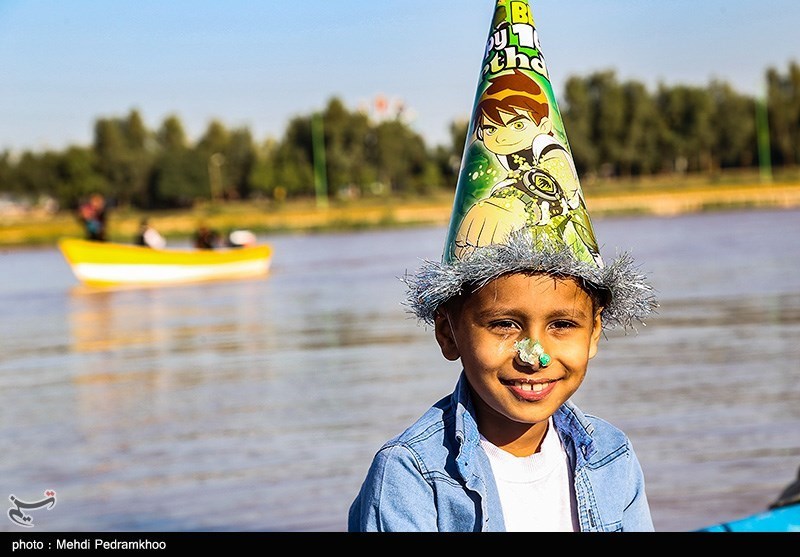ابوالفضل ده ساله در کنار کارون به آرزوی خود رسید- عکس خبری تسنیم | Tasnim - 15 Mm Is Hoeveel Cm