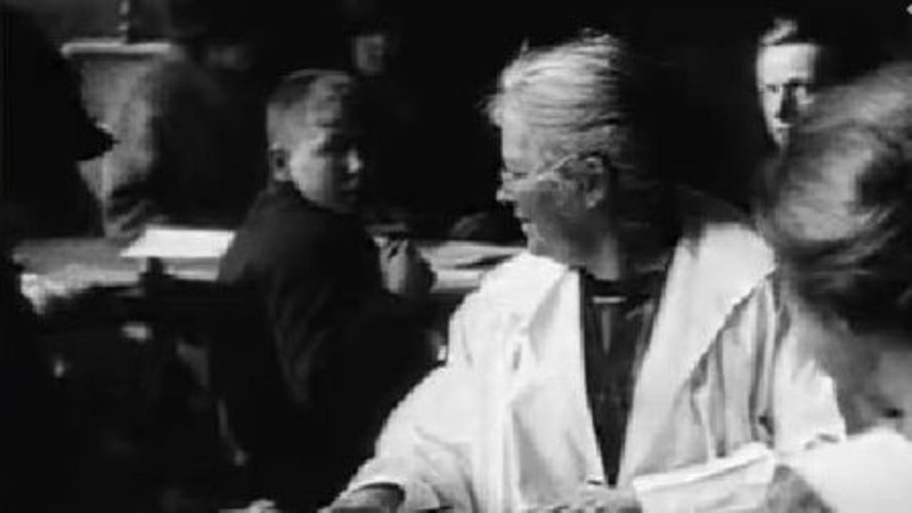 Achter de wolken schijnt de zon (1925) | MUBI - Achter De Wolken Schijnt De Zon