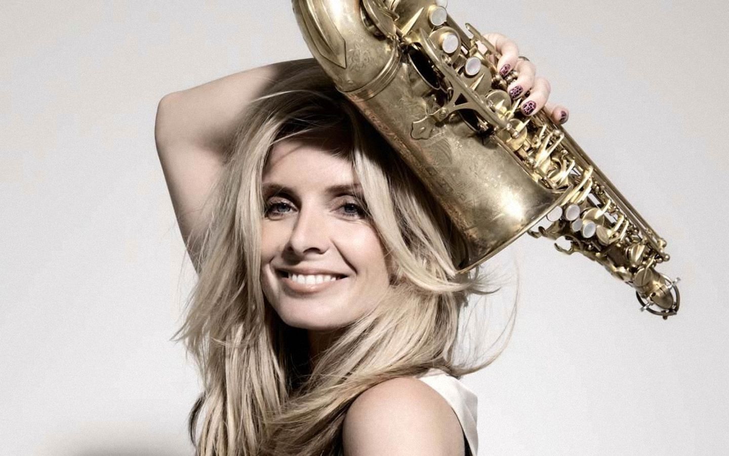 Actual Jazz: Candy Dulfer - Hoe Oud Is Candy Dulfer