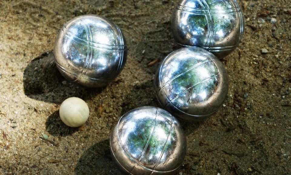Verschil Petanque En Jeu De Boules
