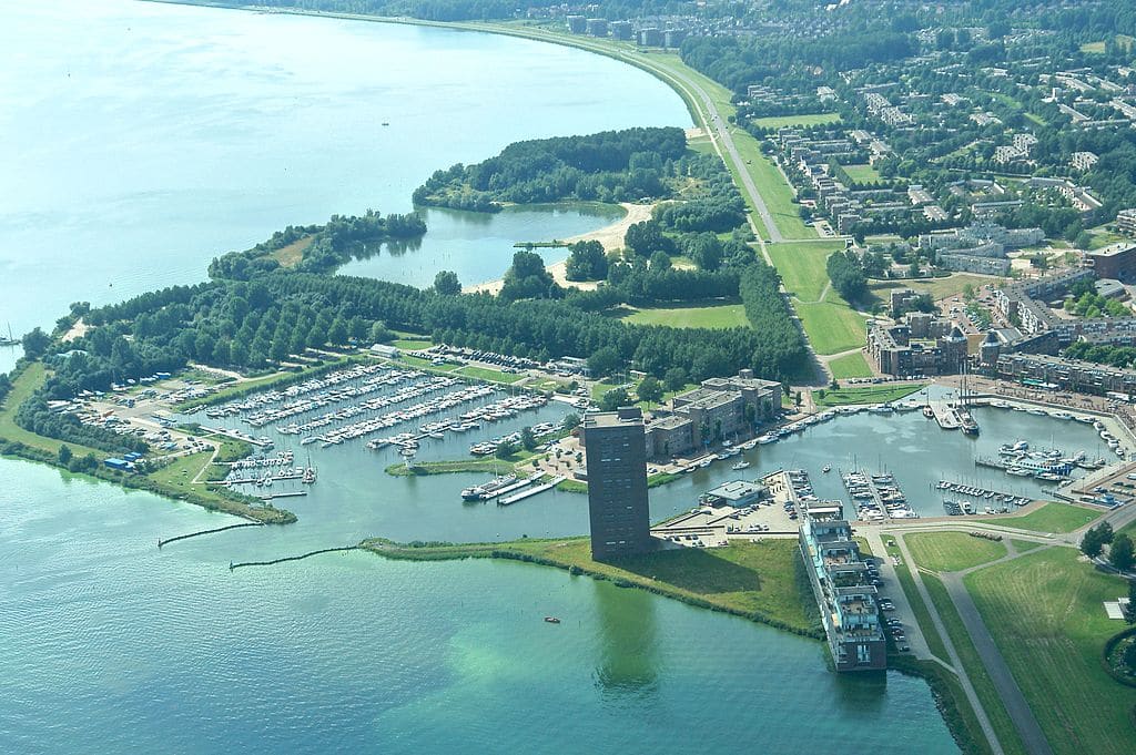 Almere Travel and City Guide - Netherlands Tourism - Bij Welk Meer In Almere Stad Ligt Het