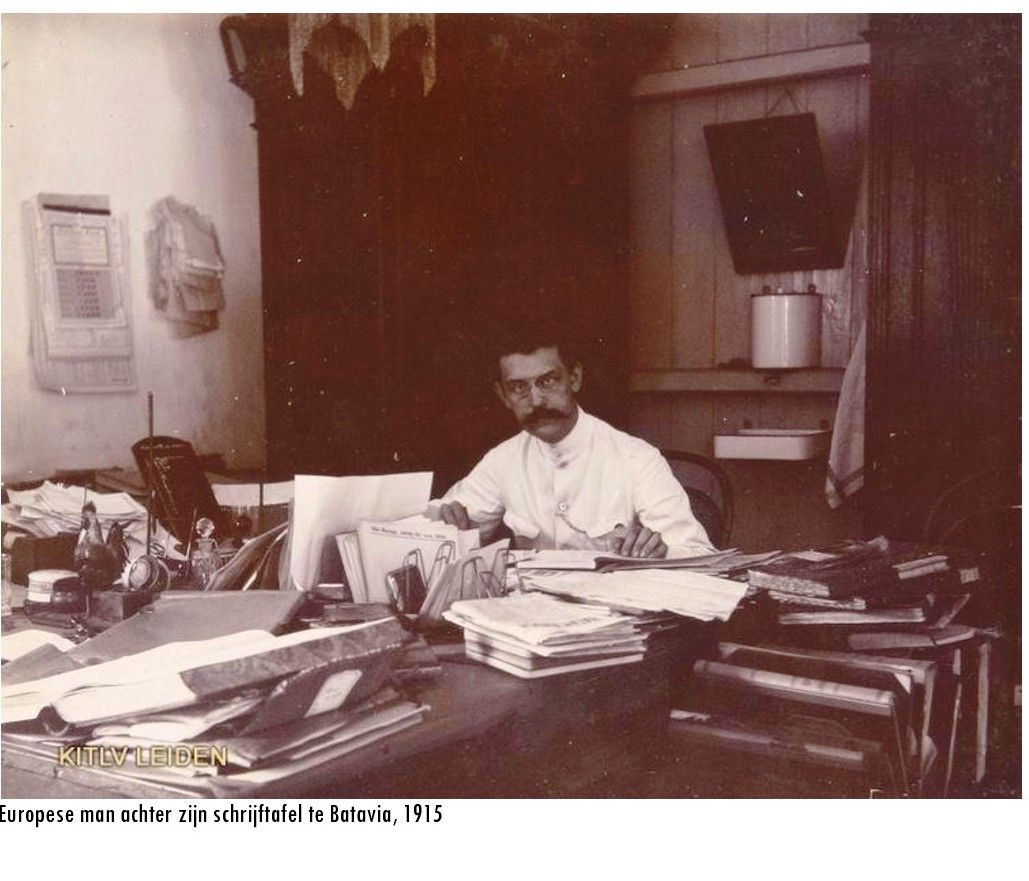 Ambtenaar aan het werk, 1915 Colonial Times, Dutch Colonial, European - Belediging Van Een Ambtenaar In Functie