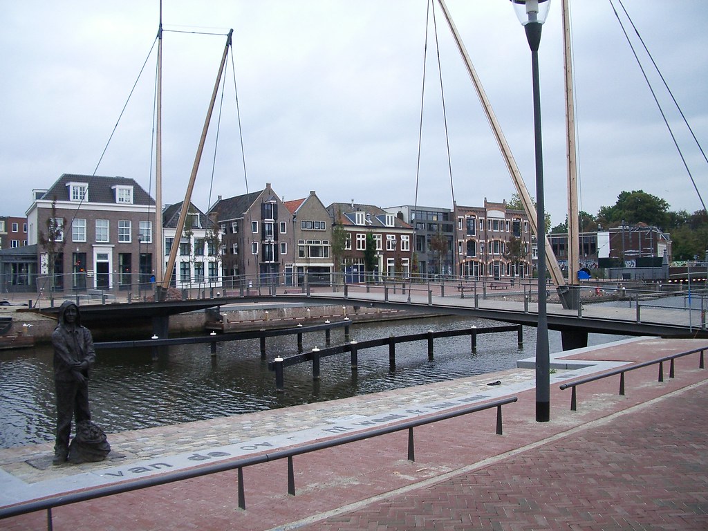 Amersfoort. | Brug bij Eemplein. | Rene van Vuure | Flickr - Kerkelijk Centrum De Brug Amersfoort
