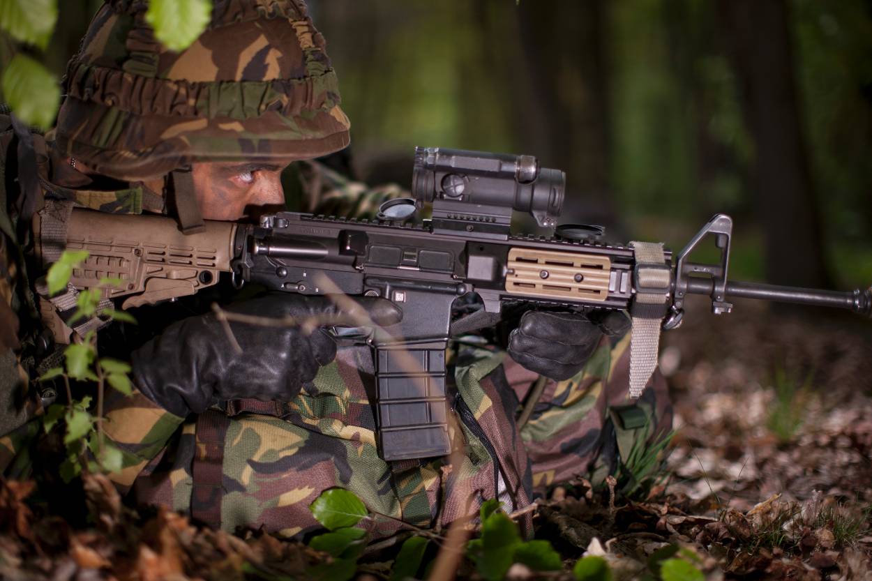Arms | Materiel | Defensie.nl - Welk Wapen Wordt In De Atletiek Gebruikt