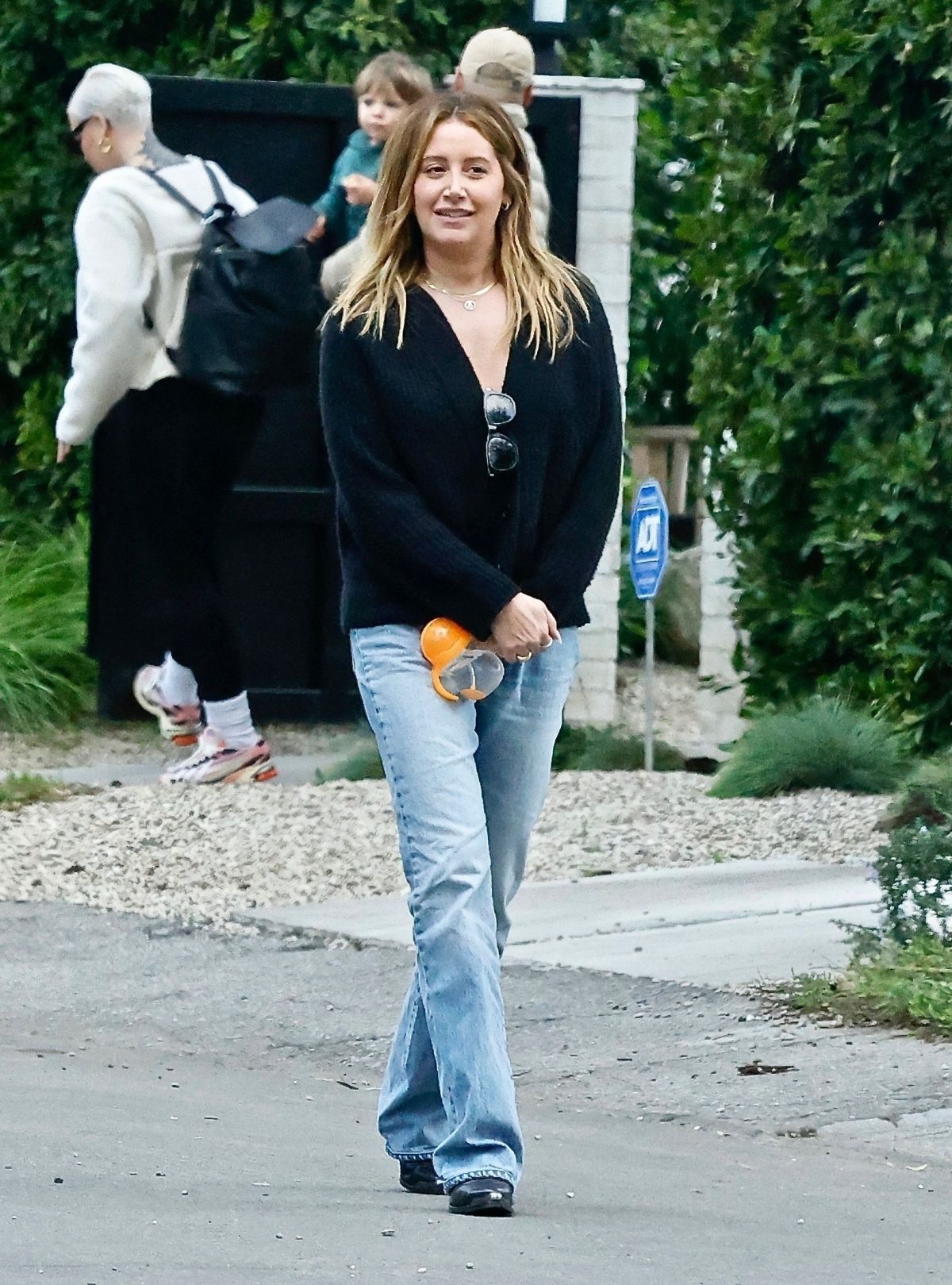 ASHLEY TISDALE Out and About in Studio City 01/29/2023 – HawtCelebs - Films En Tv-programma's Met Ashley Tisdale