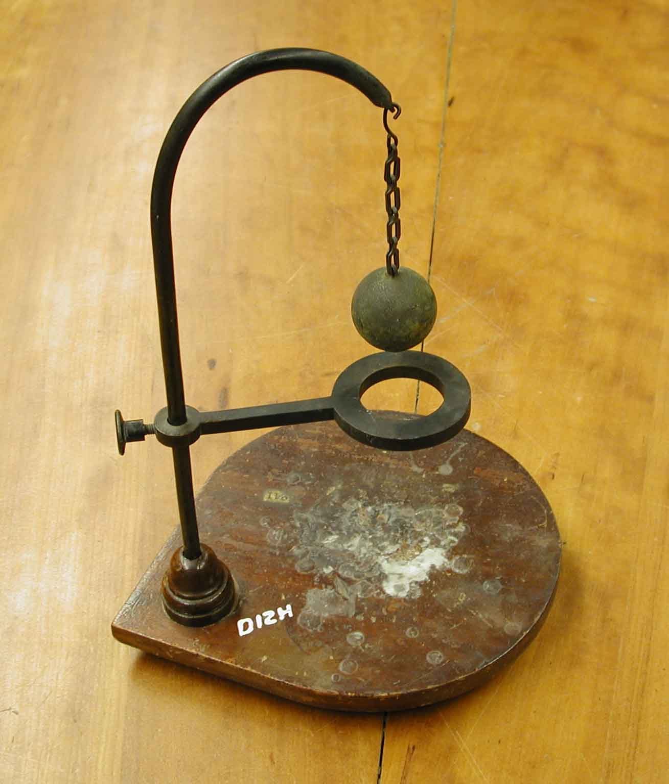 ball and ring - Bol En Ring Van S Gravesande