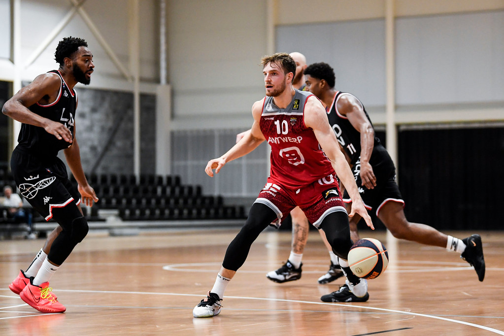 BASKETBAL 2022-2023 VRIENDSCHAPPELIJKE WEDSTRIJD TELENET G… | Flickr - Hoe Lang Duurt Basketbal Wedstrijd