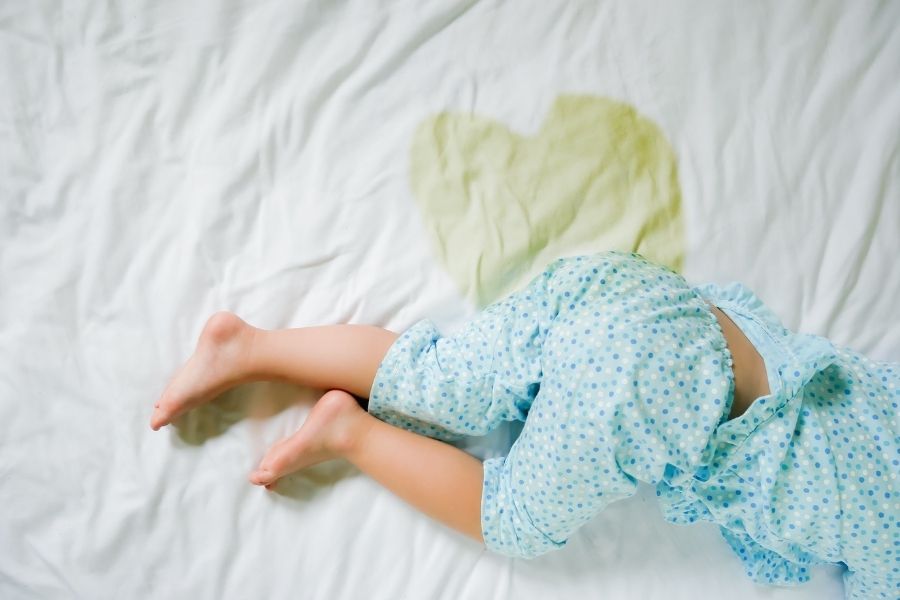 Bedplassen bij kinderen; oorzaken en tips! - CJG043 - Oorzaken Bedplassen Kind 10 Jaar