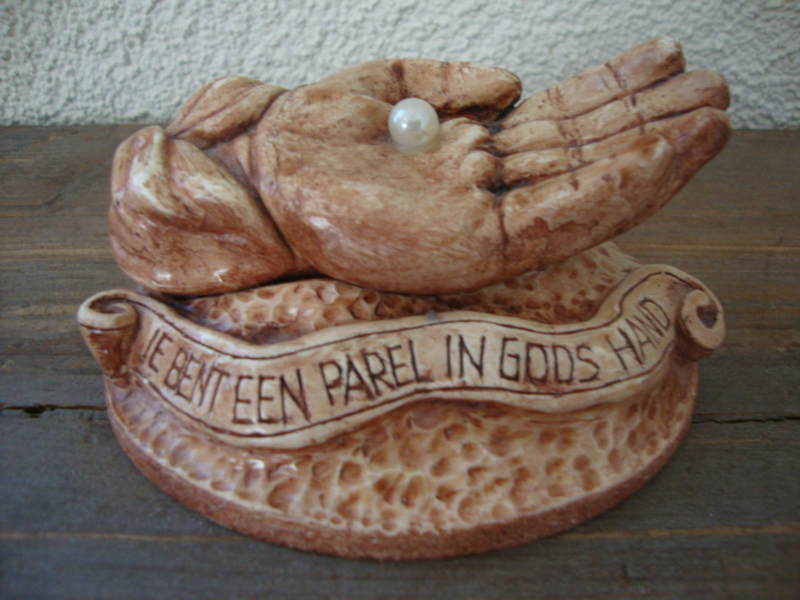 Parel In Gods Hand Beeldje