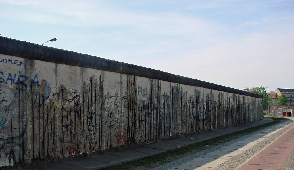 Val Van De Muur Datum