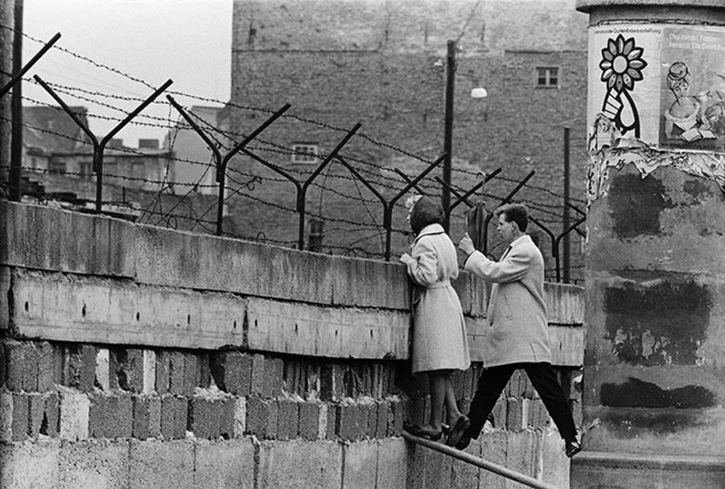Berlijnse Muur kent 138 slachtoffers - IJzeren Gordijn - Is Het Ijzeren Gordijn Hetzelfde Als De Berlijnse Muur