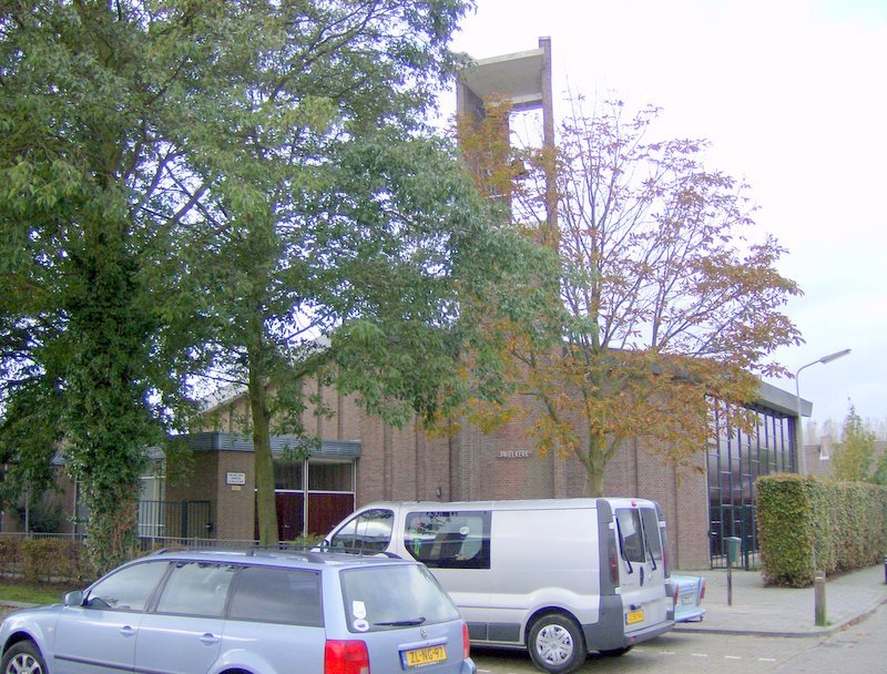 Bestand:Kerkwerve Beatrixstr.-Kerkweg Chr.Geref.Kerk.JPG - Reliwiki - Chr Geref Kerk Zwolle