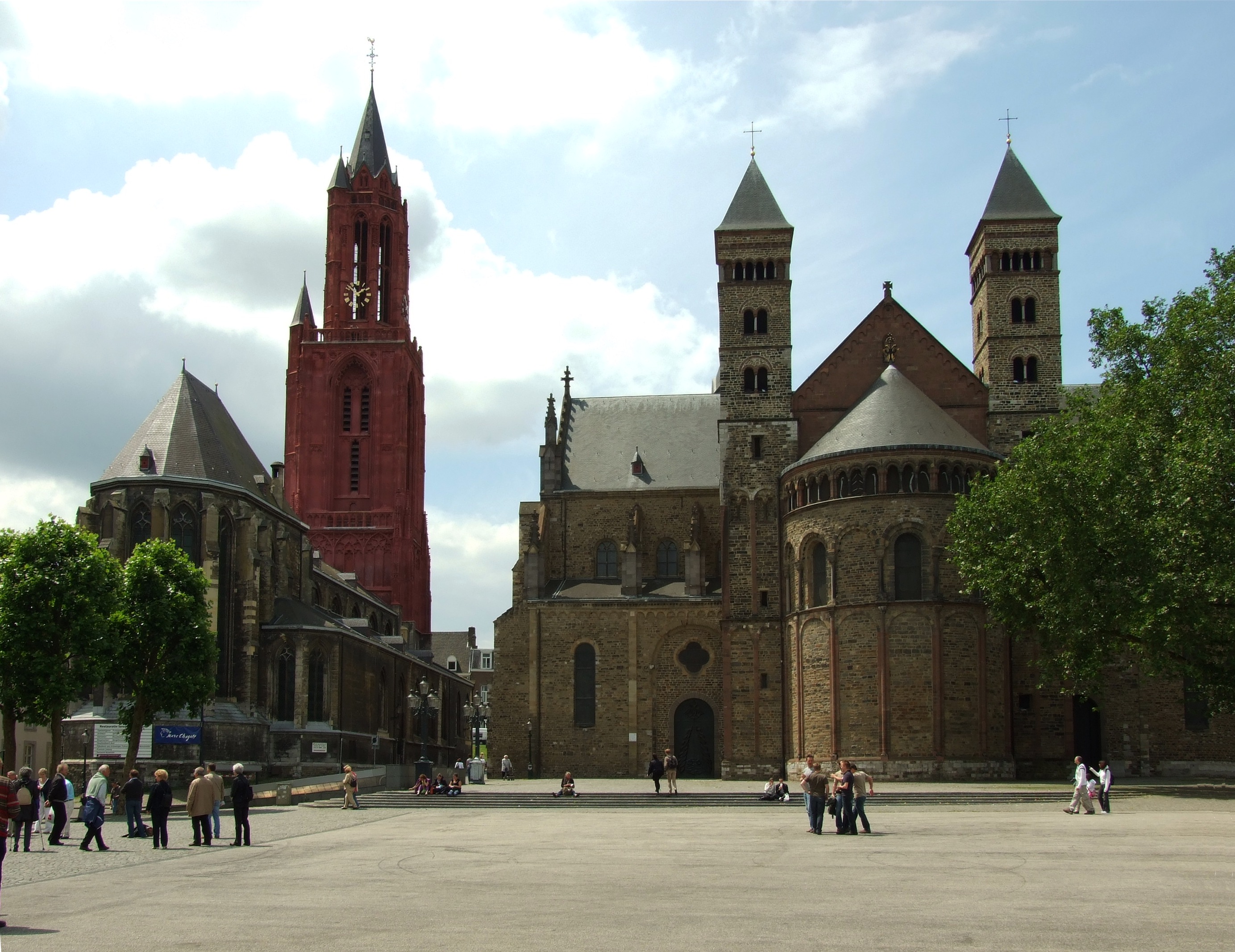 Bestand:Vrijthof in Maastricht.jpg - Wikipedia - Maastricht Aachen Airport Vliegveldweg Maastricht Airport