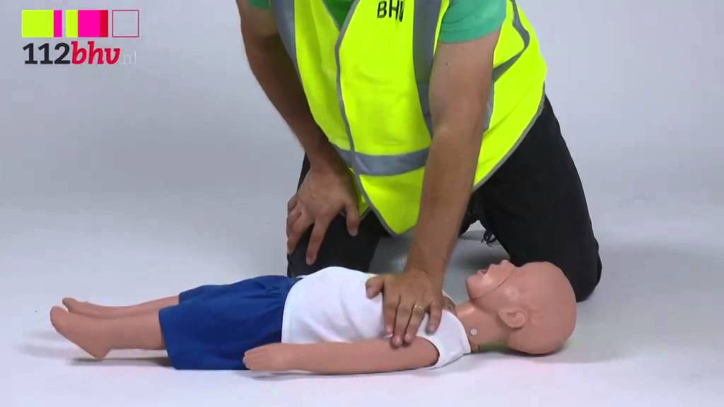 BHV: Reanimatie kind - YouTube - Reanimatie Kind Ouder Dan 1 Jaar