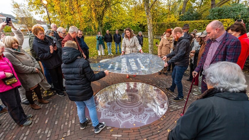 Bianca van Duyn over haar Komma van Kortgene: ‘Hoop dat kunstwerk - De Komma Van Kortgene