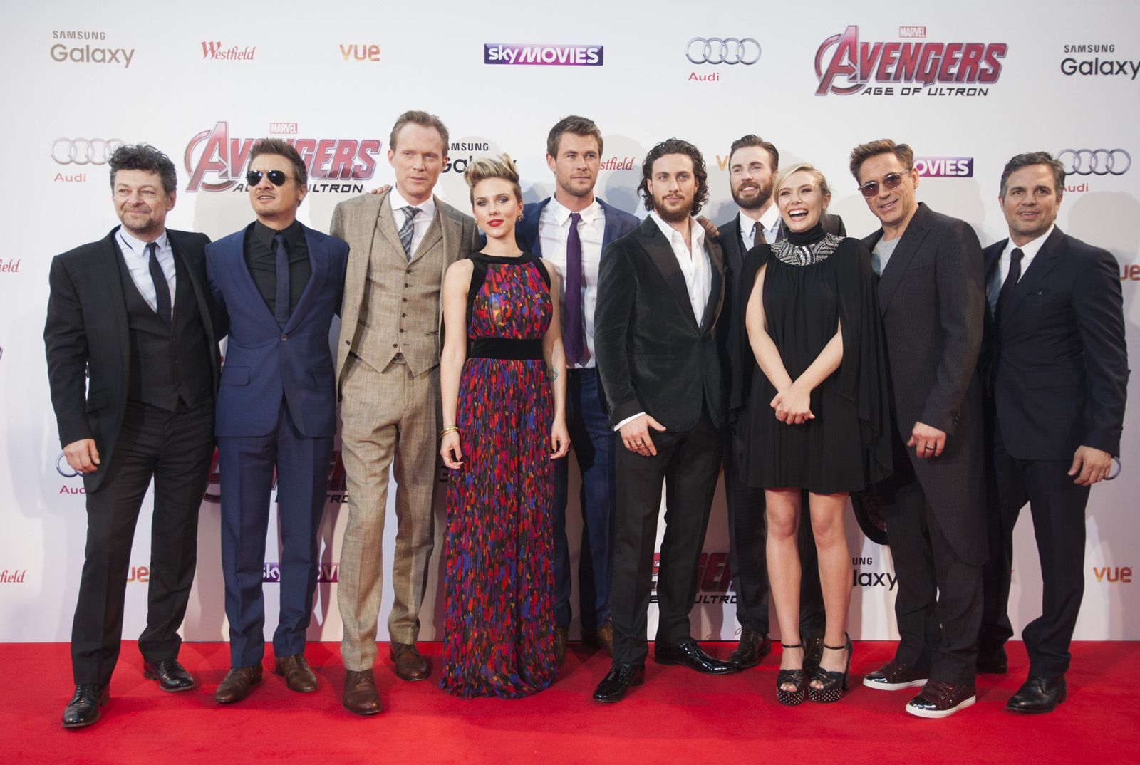 Bild zu Chris Evans - Avengers 2: Age Of Ultron : Bild Paul Bettany - Avengers 2 Age Of Ultron Cast