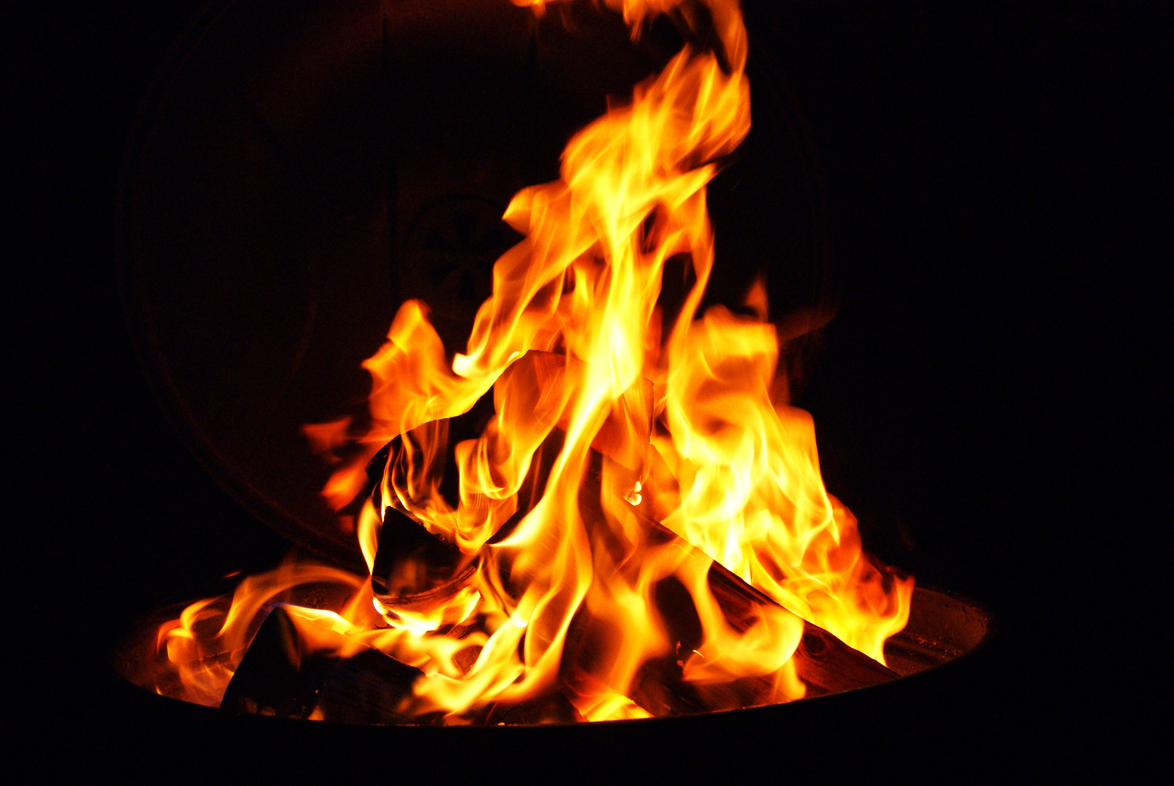 Bildet : utendørs, tre, bbq, flamme, Brann, gløde, bål, varme, merke - Heat And Mass Transfer Basics