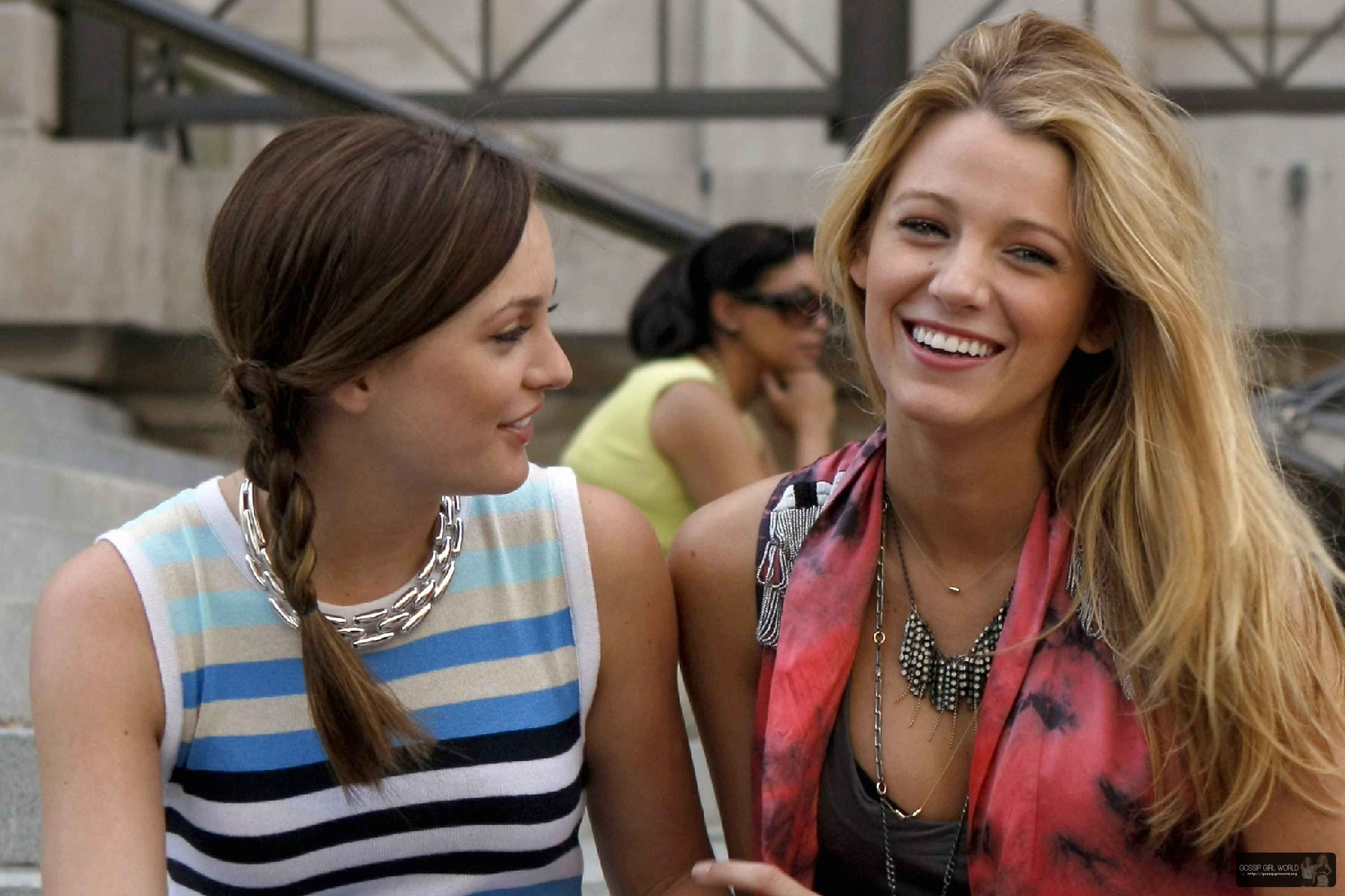 Blair and Serena | Gossip girl fashion, Gossip girl hairstyles, Gossip girl - Blair Waldorf Serena Van Der Woodsen