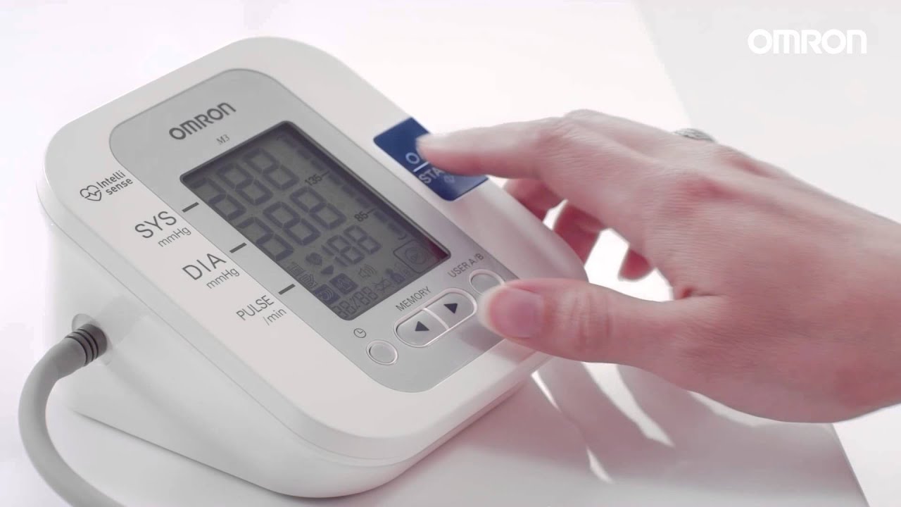 Bloeddrukmeter Omron M3 - YouTube - Bloeddruk Meten Liggend En Staand