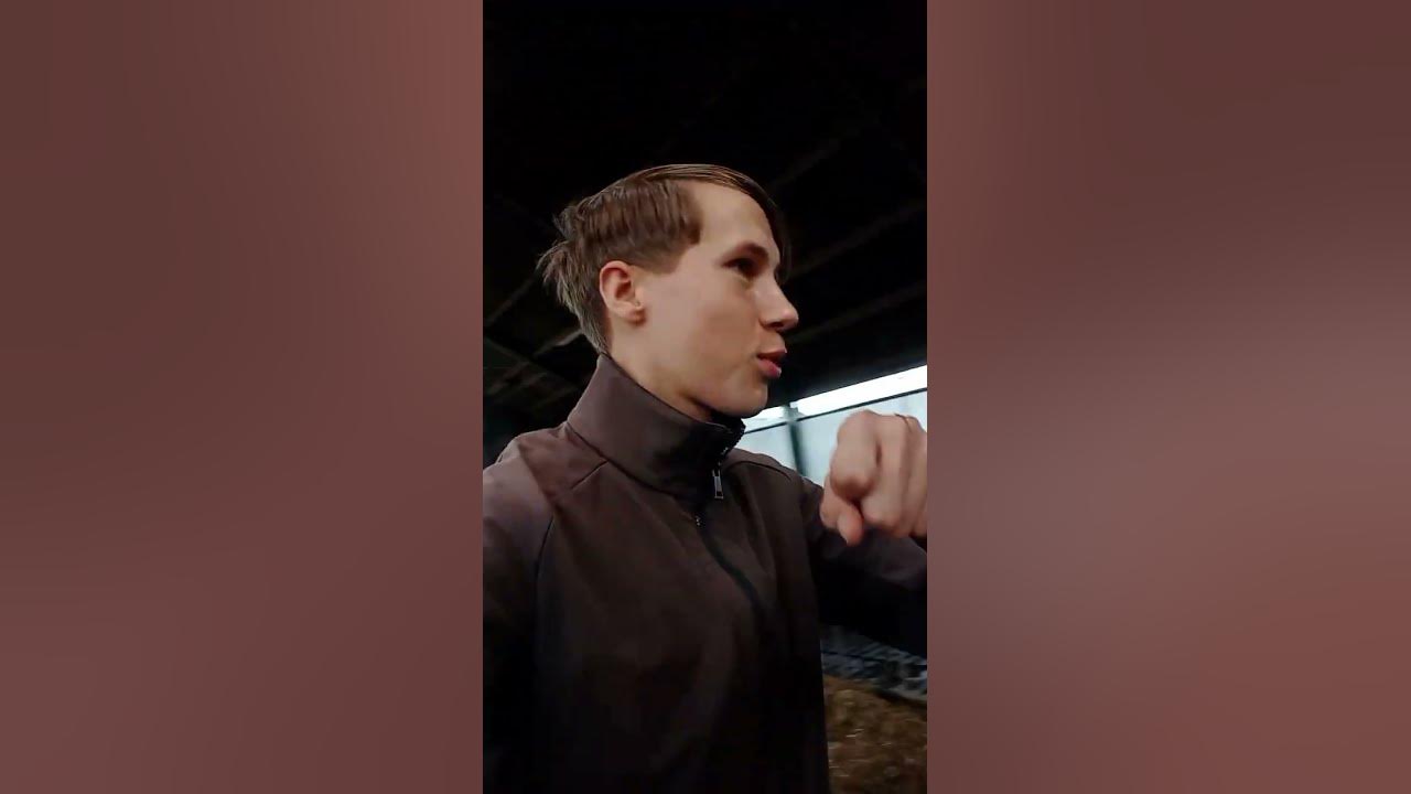 BOER HARM BROMMERS KIEKEN - YouTube - Boer Harm Brommers Kieken Wie Is Dat