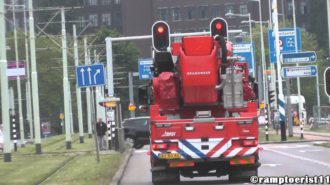 Brandweer Capelle aan den IJssel HW331 met spoed naar spoedafhijsing in - Capelle Aan Den Ijssel Brandweer