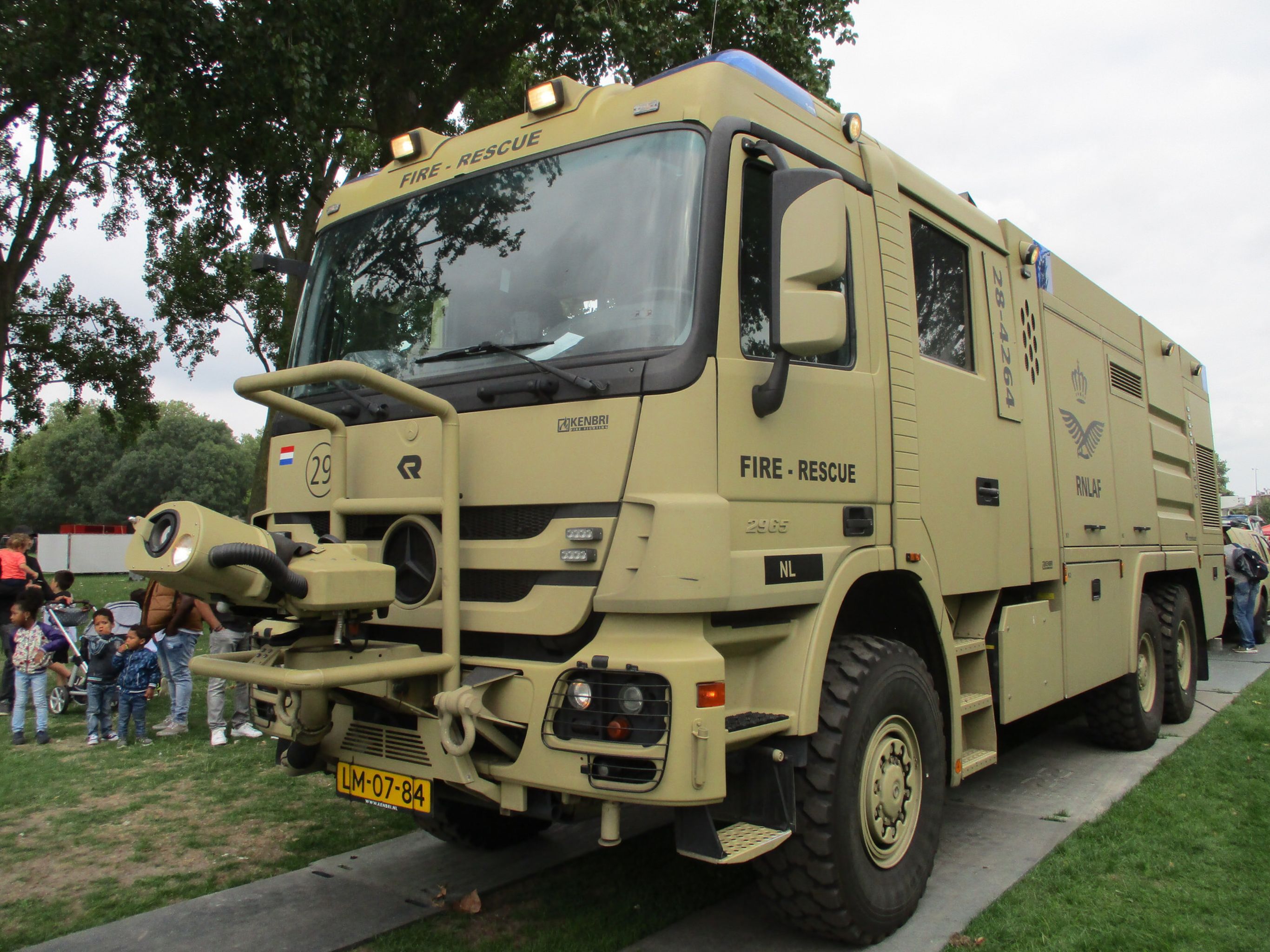 Brandweer vliegbasis leeuwarden | Fire trucks, Army vehicles, Mercedes - Brandweer Camper Van Kees Aantjes