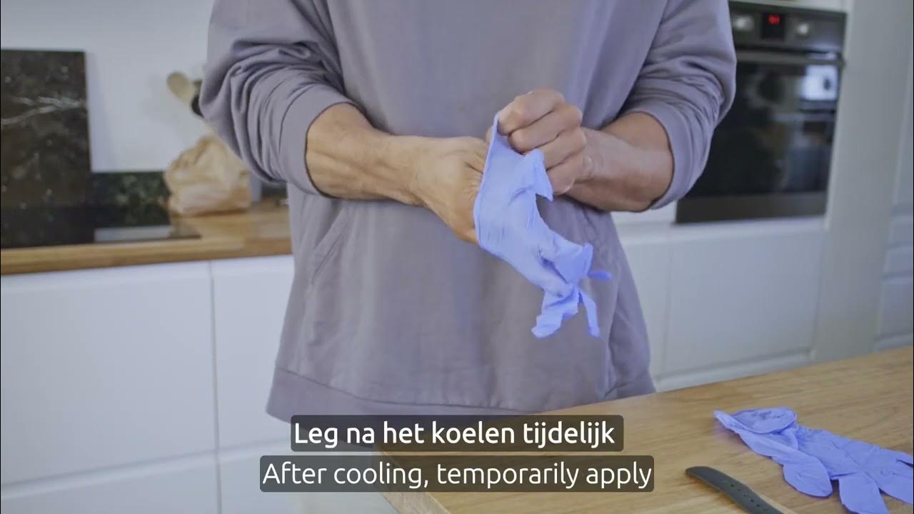 Brandwonde koelen + hand afdekken met driehoeksverband - YouTube - Hoe Ziet Een Derdegraads Brandwond Eruit