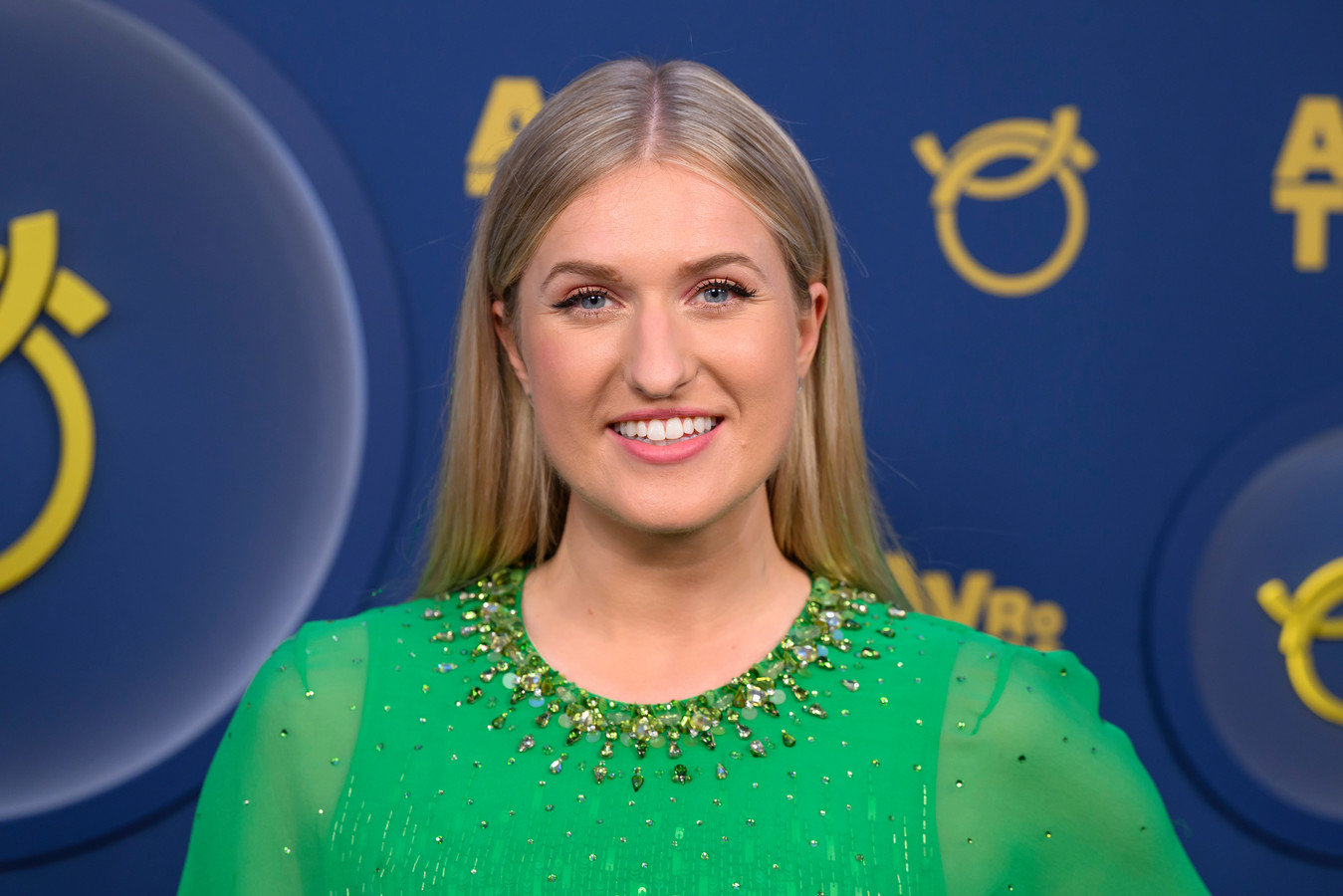 Britt en haar paard winnen opnieuw goud en is Raven in verwachting - Waar Is Britt Dekker Bekend Van