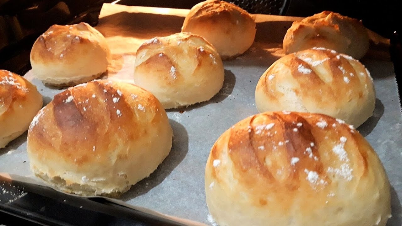 BROOD BAKKEN IS MAKKELIJKER DAN JE DENKT!! **BOLLETJES BROOD RECEPT - Met Dat Familielid Kun Je Zoete Broodjes Bakken