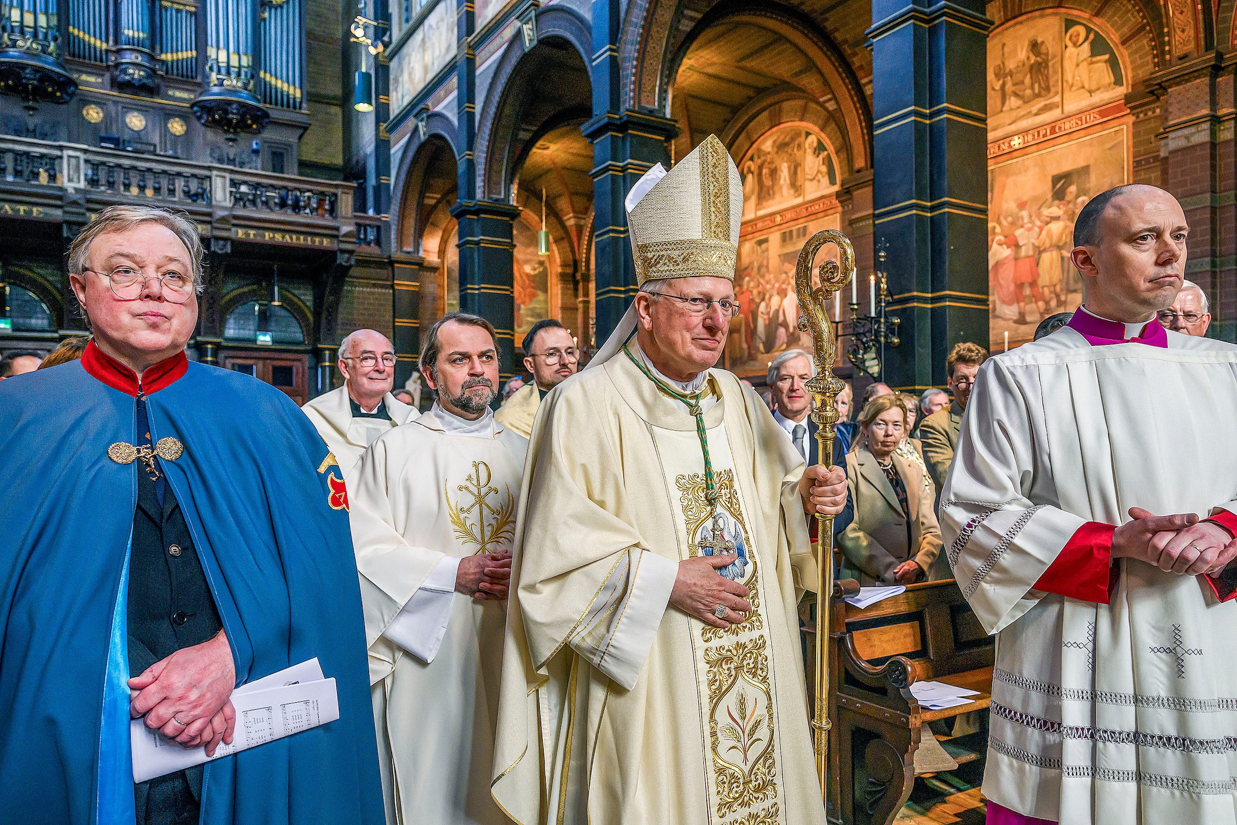 Cadeau van de paus: Amsterdam krijgt voor 750-jarig bestaan een ‘co - De Paus Van Amsterdam