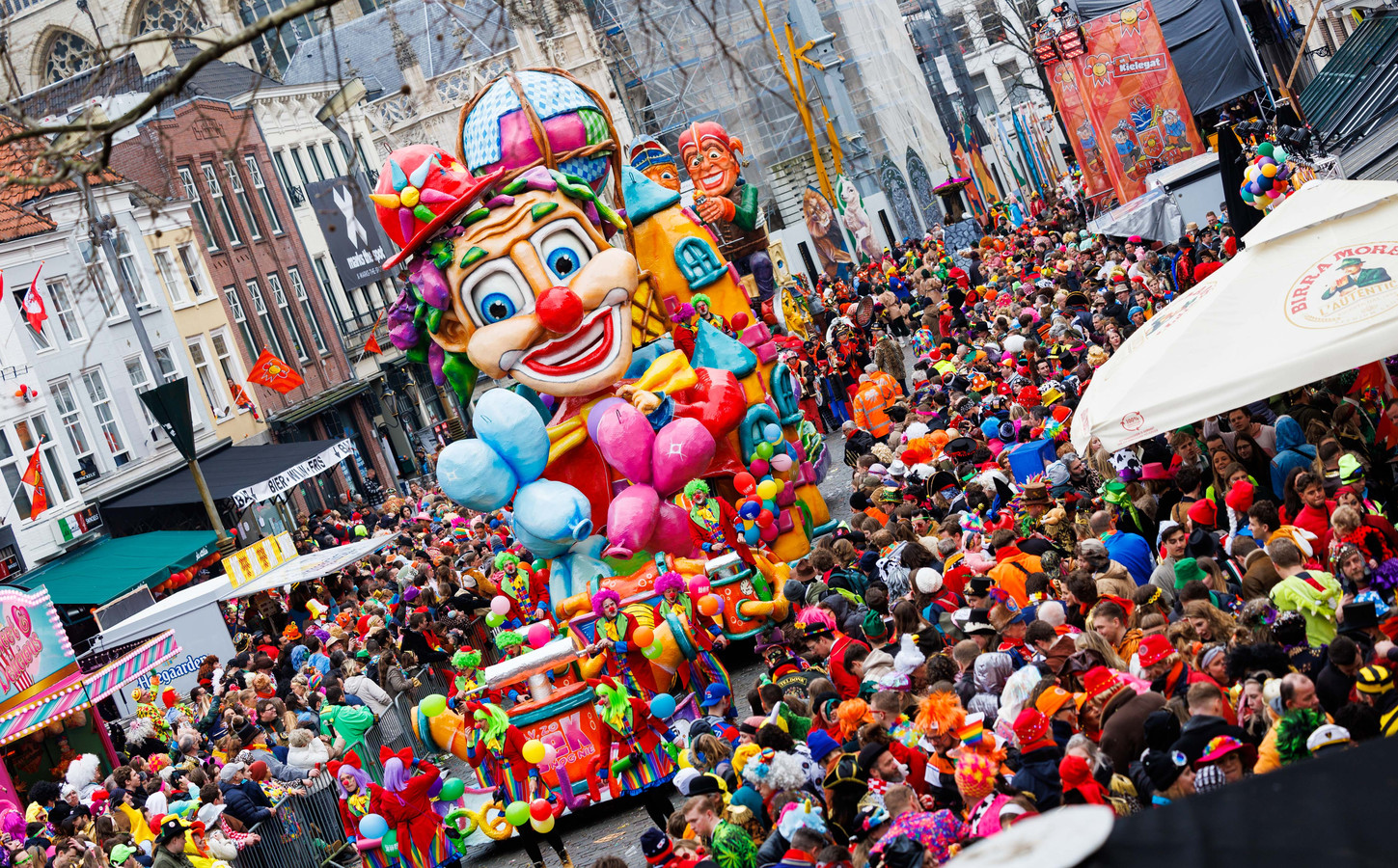 Carnaval wordt meer en meer het volksfeest buiten, ook al zijn er - Hoe Wordt De Datum Van Carnaval Bepaald