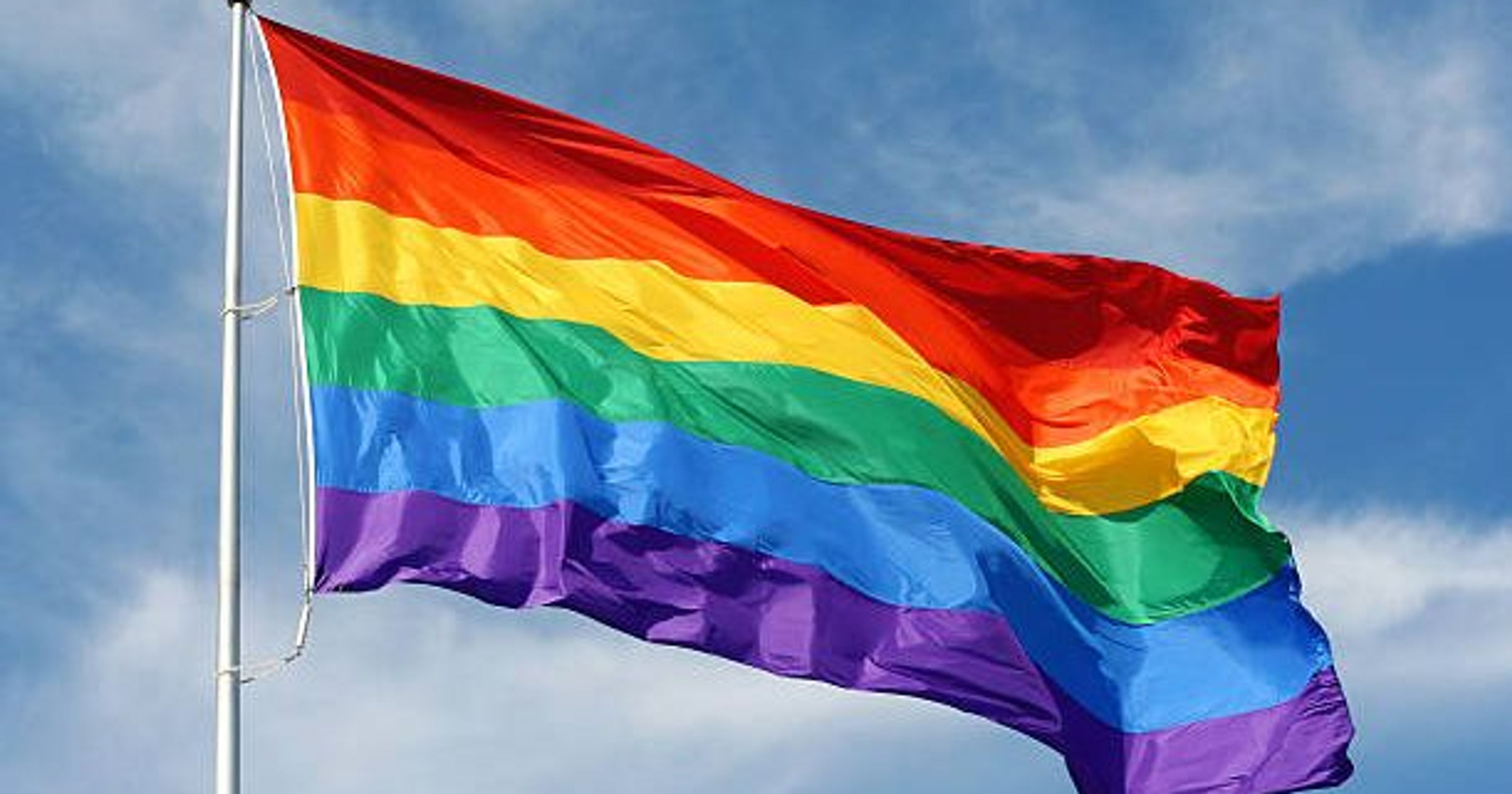 City Hall Will Fly Rainbow Flag for LGBTQ Pride Month - Fullerton Observer - Hoeveel Kleuren Heeft De Regenboogvlag