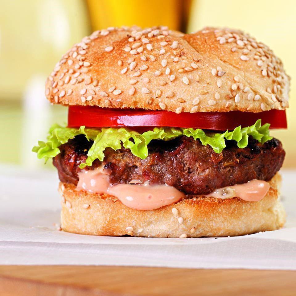 Classic Hamburger Recipe - EatingWell - Hamburger Met Aardappelen En Groenten