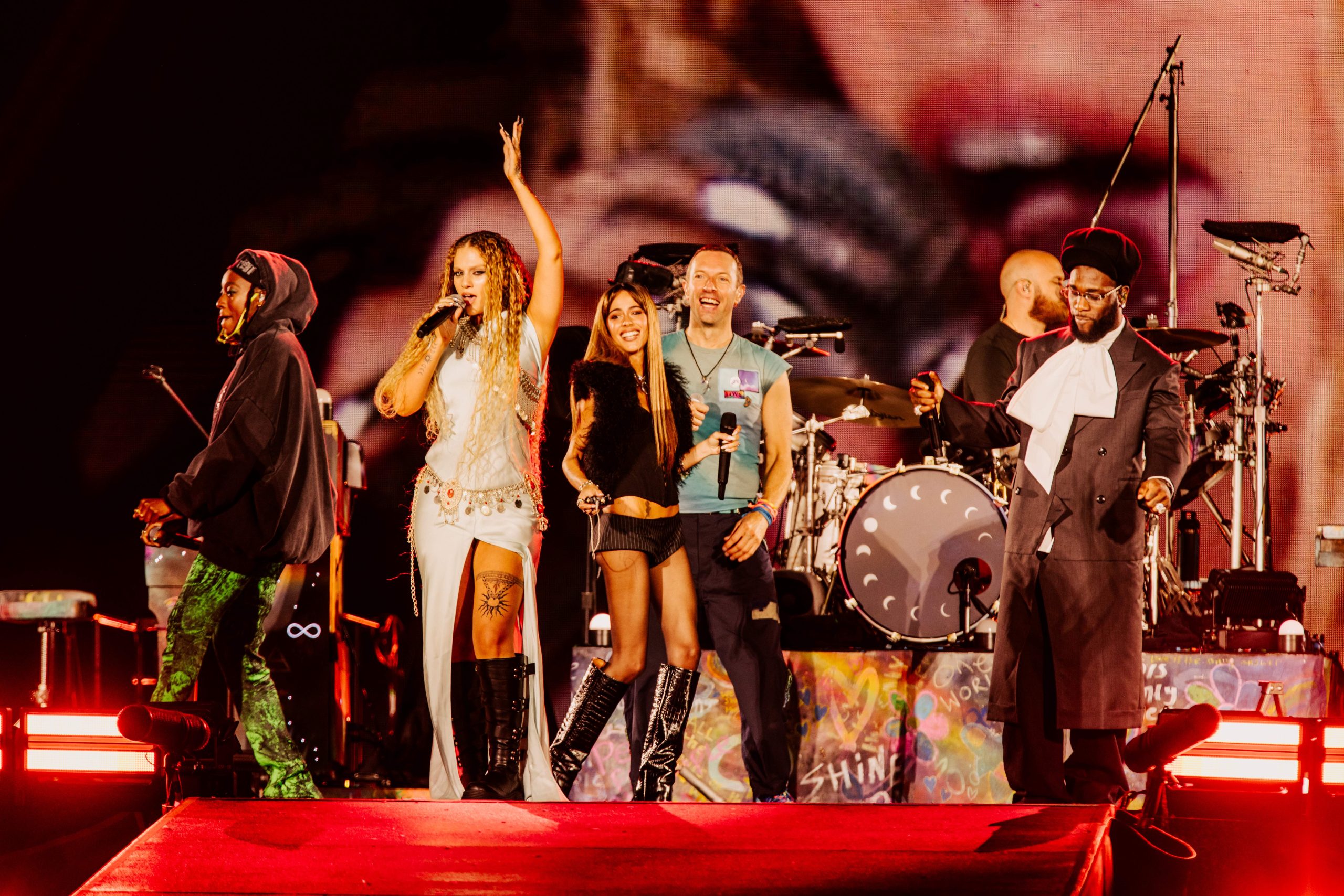 COLDPLAY RELEASE WE PRAY (TINI VERSION) VIDEO RECORDED ON DUBLIN'S - Coldplay So We Pray