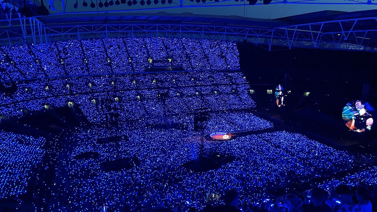 Hoeveel Mensen Kunnen Er In Het Wembley Stadium