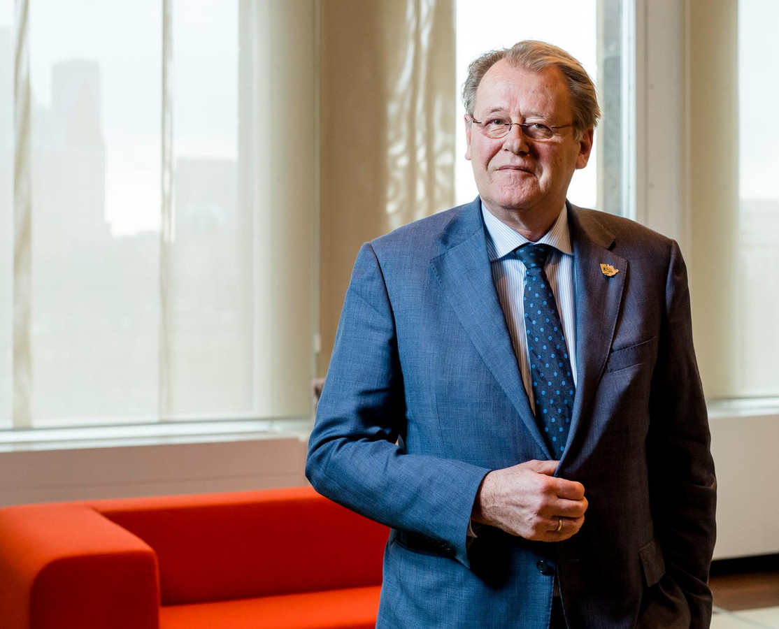 Commissaris van de Koning Ere Waegemeester bij Kaasmarkt | Foto | AD.nl - Wat Is Een Commissaris Van De Koning