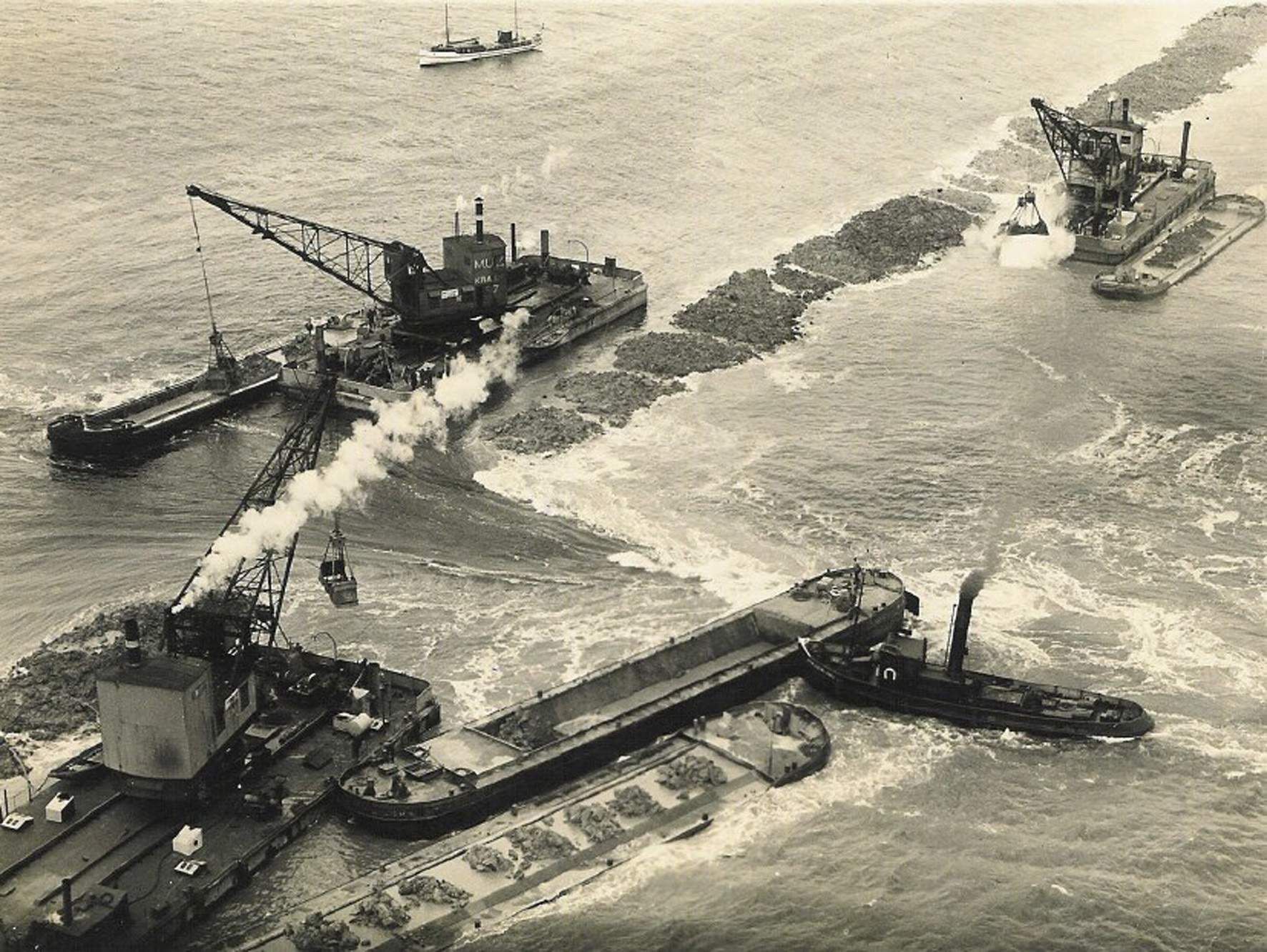 construction of the Afsluitdijk | Netherlands country, Holland, Netherlands - Hoe Lang Duurde De Bouw Van De Afsluitdijk