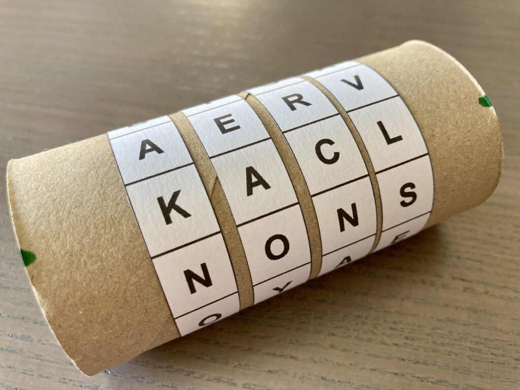 Cryptex zelf maken voor diy escape room thuis escaperoom – Artofit - Escape Room Thuis Maken