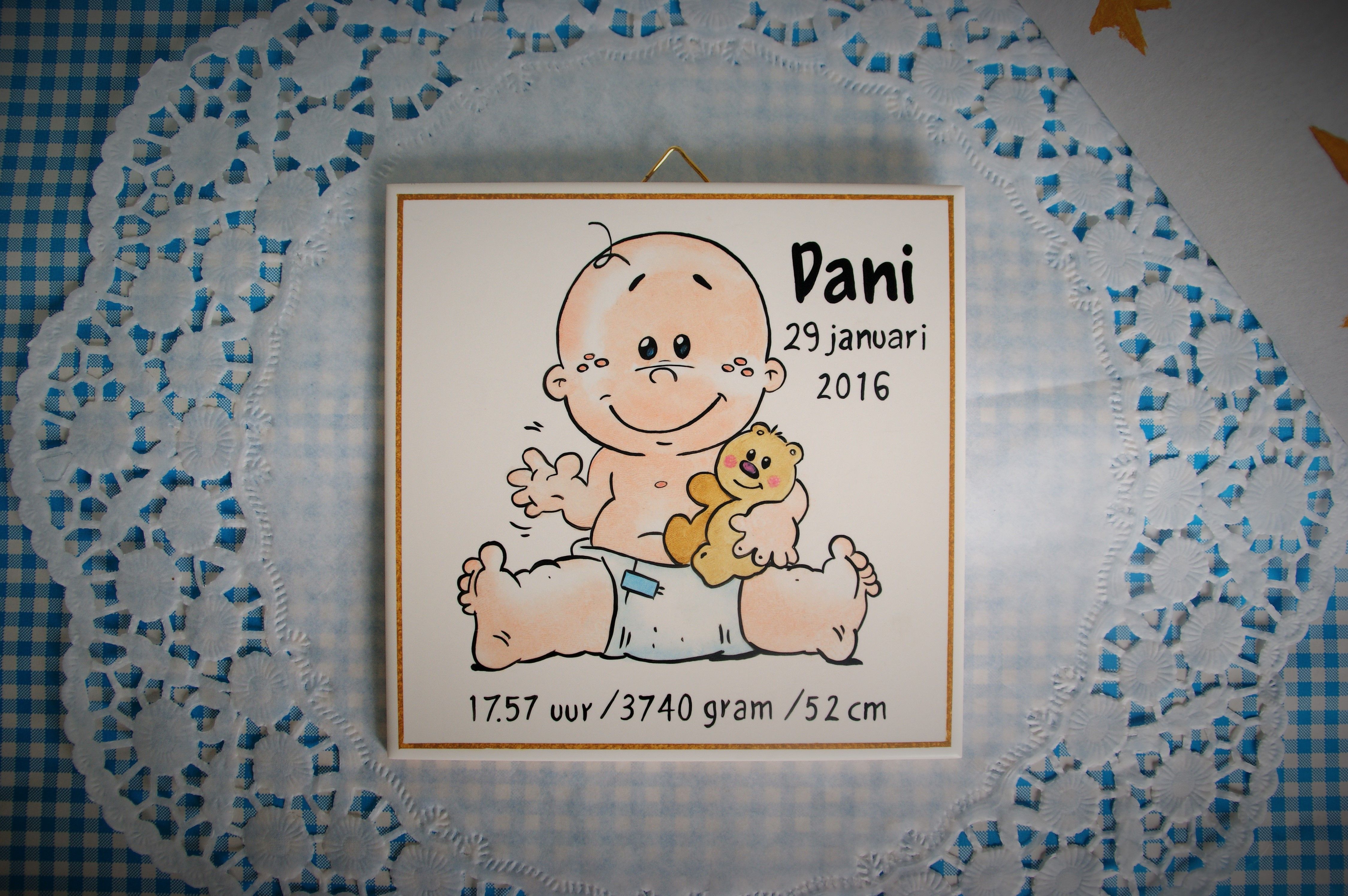 Dani kreeg een mooie geboortetegel Fallout Vault, Snoopy, Van, Boys - Welk Verhaal Kreeg Een Vervolg Met Het Been